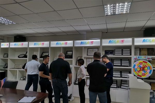 接待AG8亚洲游戏美国客户来造访我们！